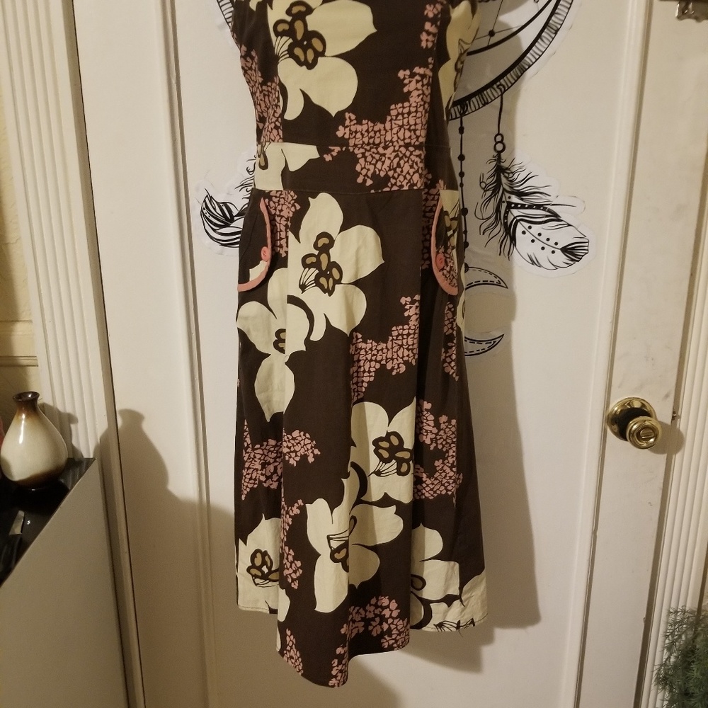 Sleeveless summer dress